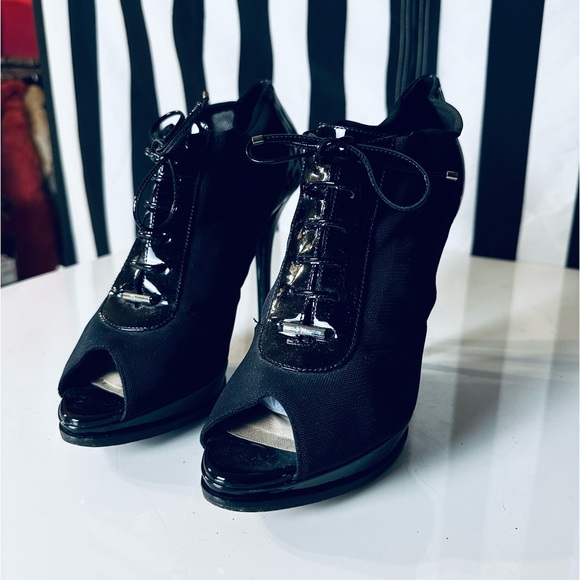 Christian Dior Patent Leather And Mesh Peep Toe Lace Up Heeled Ankle Booties 39 - Picture 6 of 10